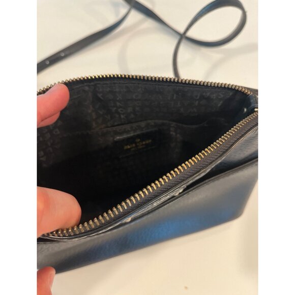 Kate Spade Black Leather Crossbody Purse With Adjustable Strap & Gold Zipper Acc - Picture 2 of 8